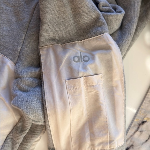 Alo - Picture 3 of 4